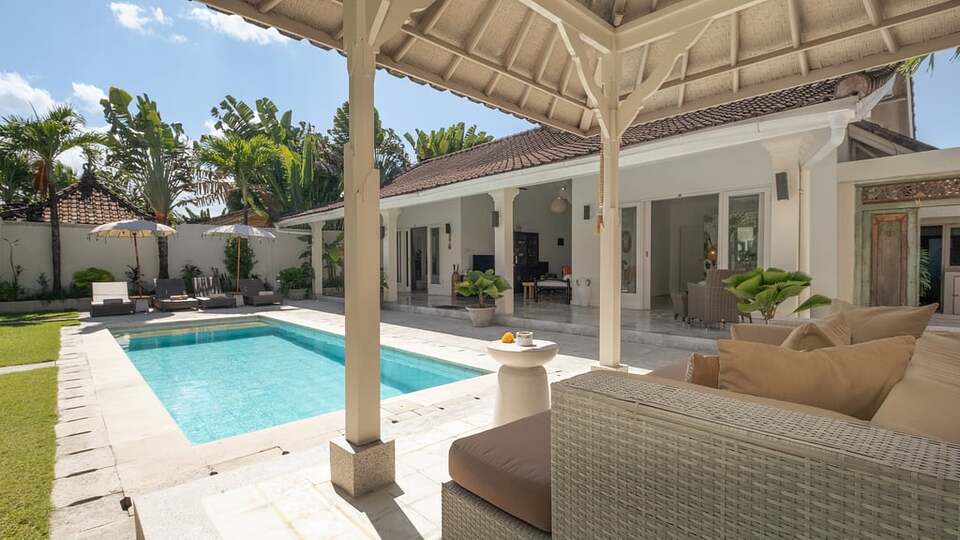 5 Star Villa Mas 3 Seminyak – Chic Tropical Escape