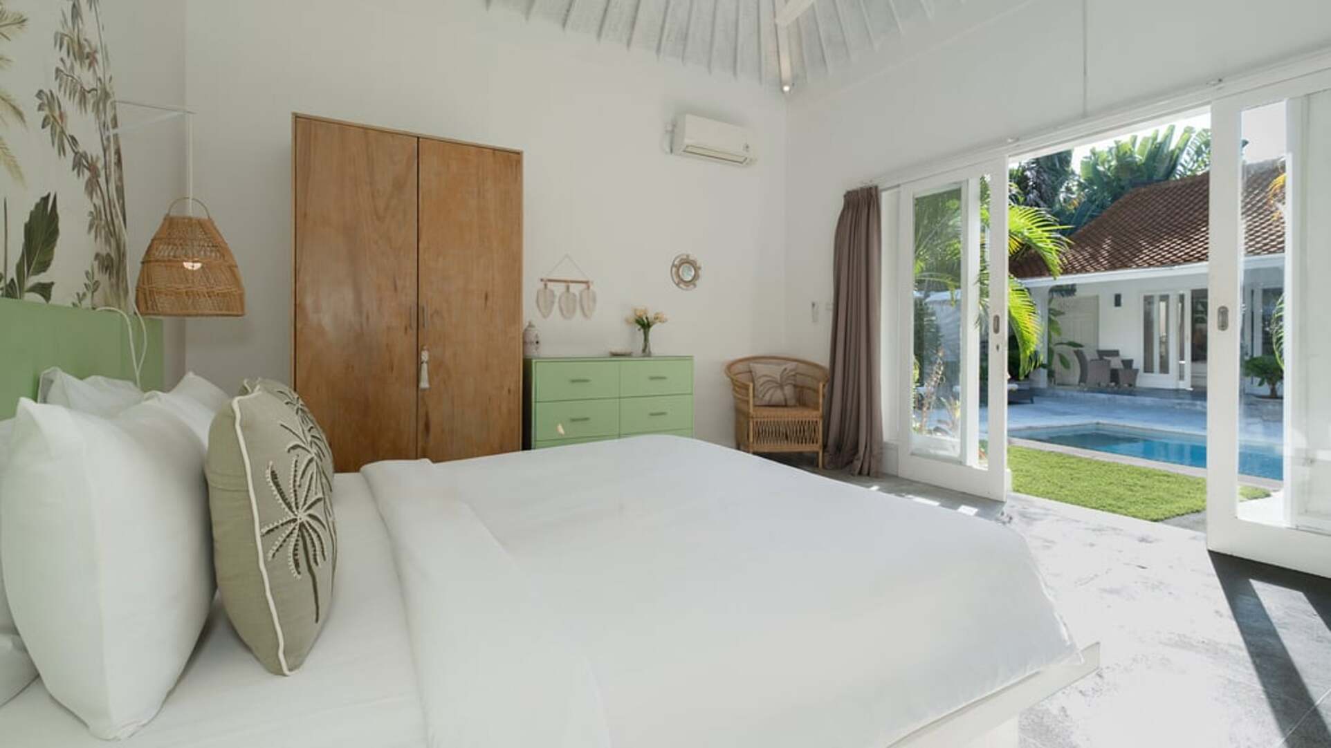 5 Star Villa Mas 3 Seminyak – Chic Tropical Escape