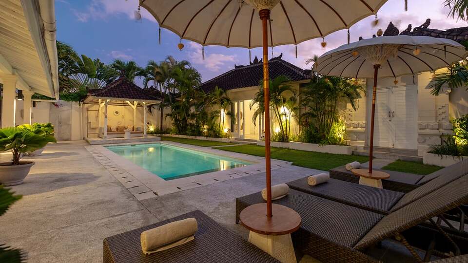 5 Star Villa Mas 3 Seminyak – Chic Tropical Escape
