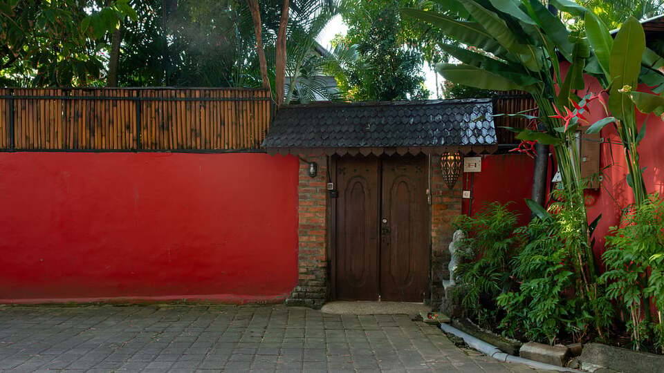 5 Star Villa Hangat – Tropical Balinese Sanctuary