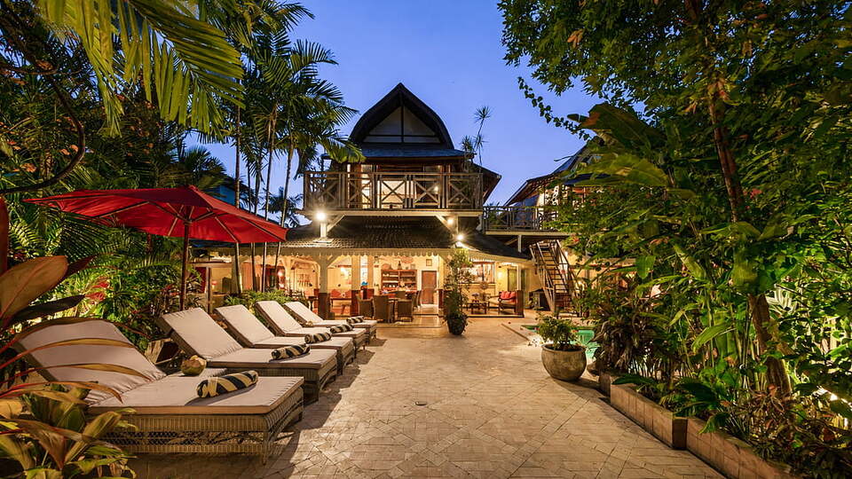 5 Star Villa Hangat – Tropical Balinese Sanctuary