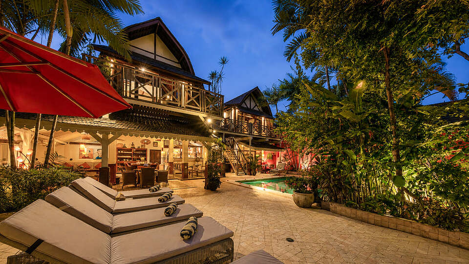 5 Star Villa Hangat – Tropical Balinese Sanctuary