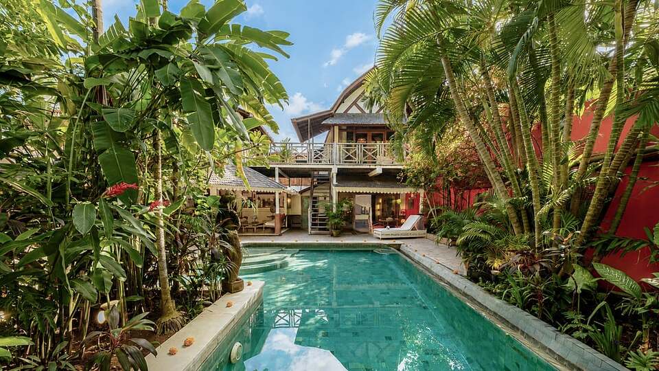 5 Star Villa Hangat – Tropical Balinese Sanctuary