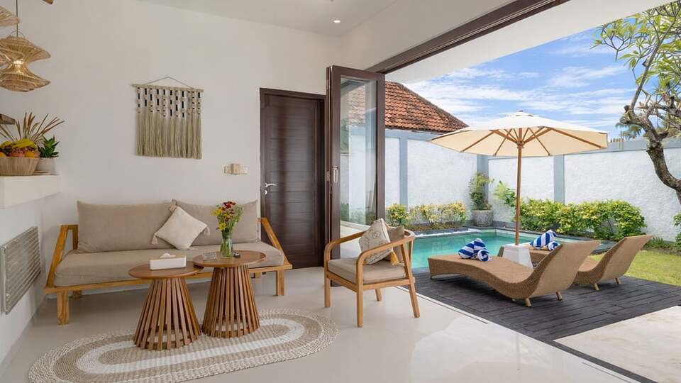 5 Star Villa Victoria 2 – Tropical Seminyak Retreat