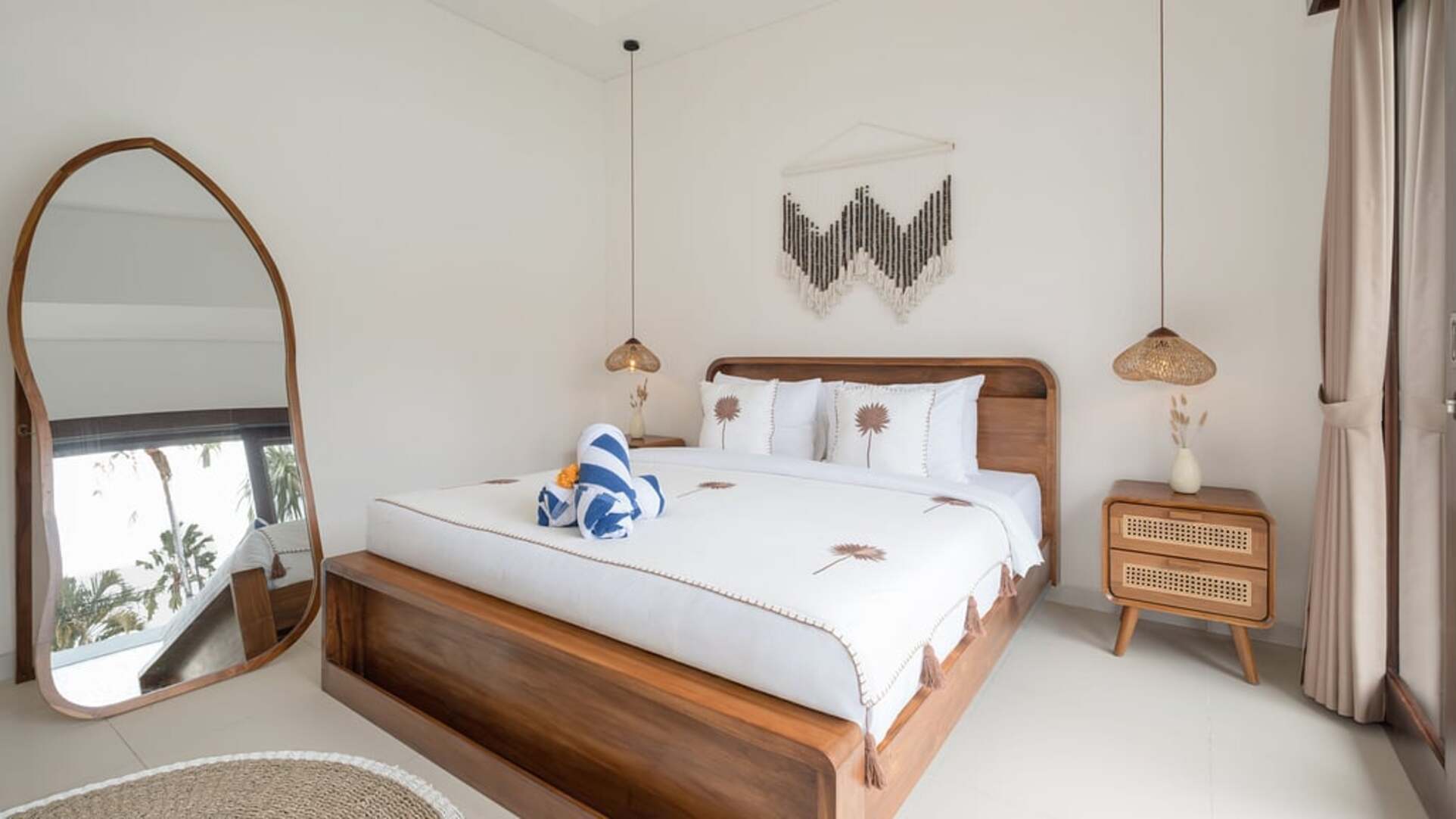 5 Star Villa Victoria 2 – Tropical Seminyak Retreat