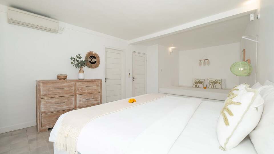 5 Star Villa Mas 4 Seminyak – Elegant Island Retreat