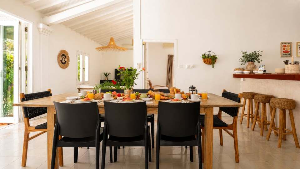 5 Star Villa Mas 4 Seminyak – Elegant Island Retreat