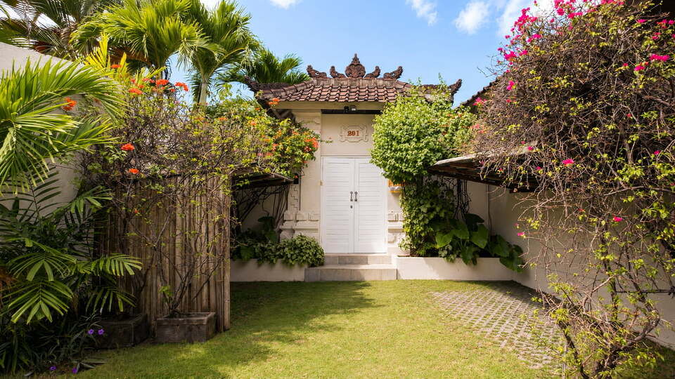 5 Star Villa Mas 4 Seminyak – Elegant Island Retreat