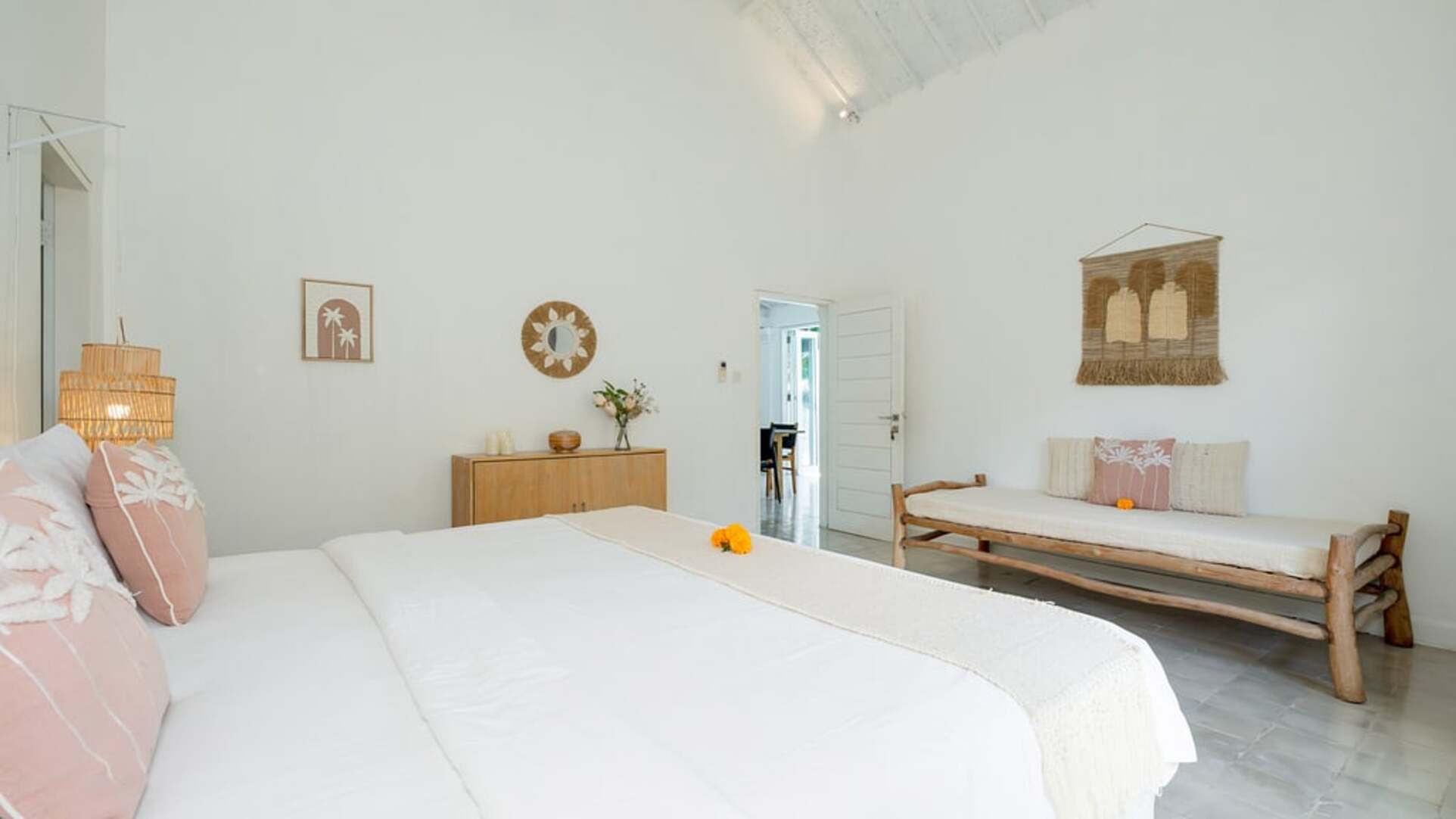 5 Star Villa Mas 4 Seminyak – Elegant Island Retreat