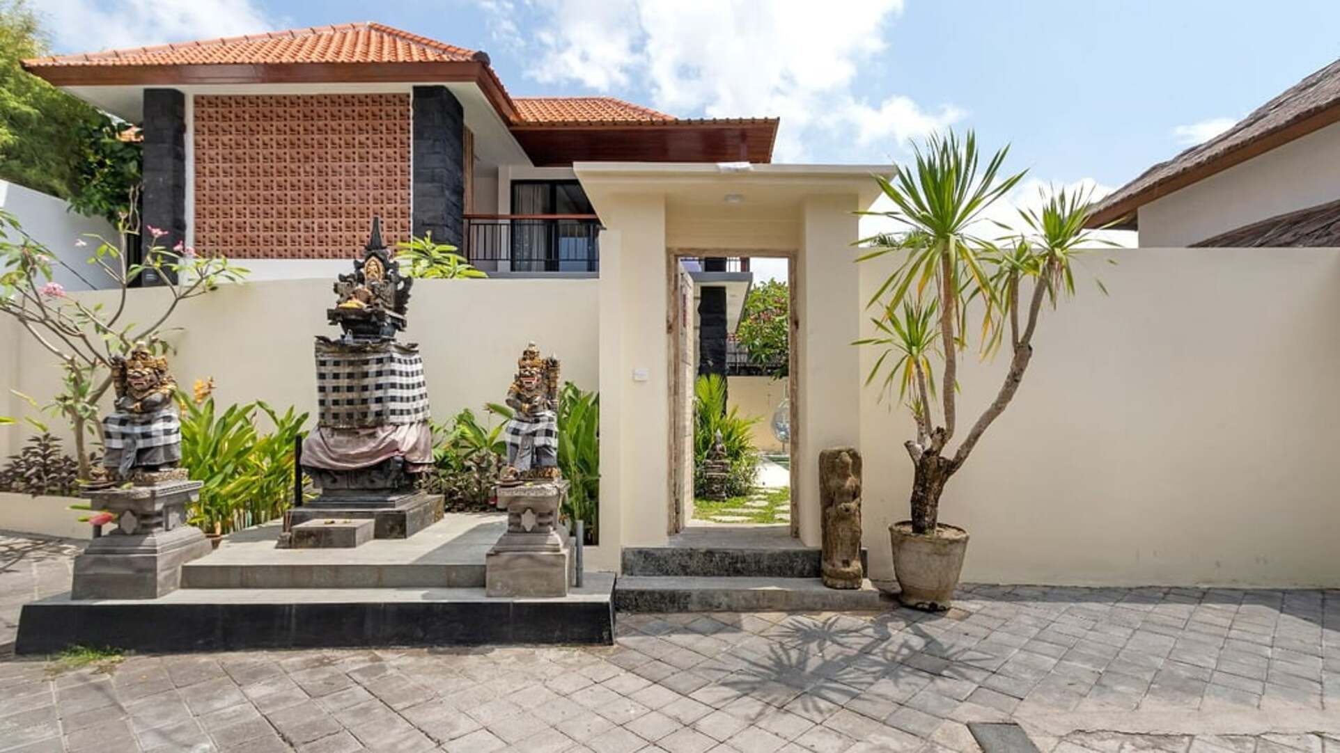 5 Star Villa Ambalika - Seminyak Serenity