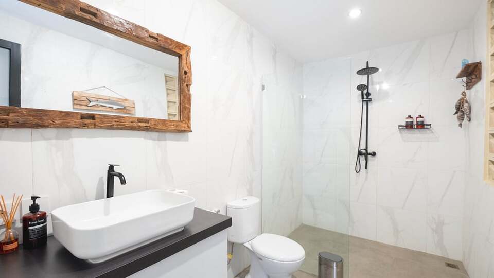 5 Star Villa Ambalika - Seminyak Serenity