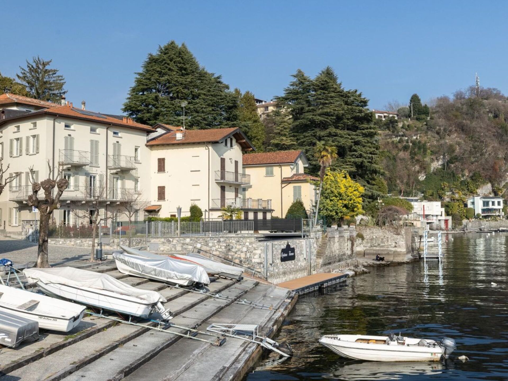 5 Star Vita B – Luxurious Lakefront Escape