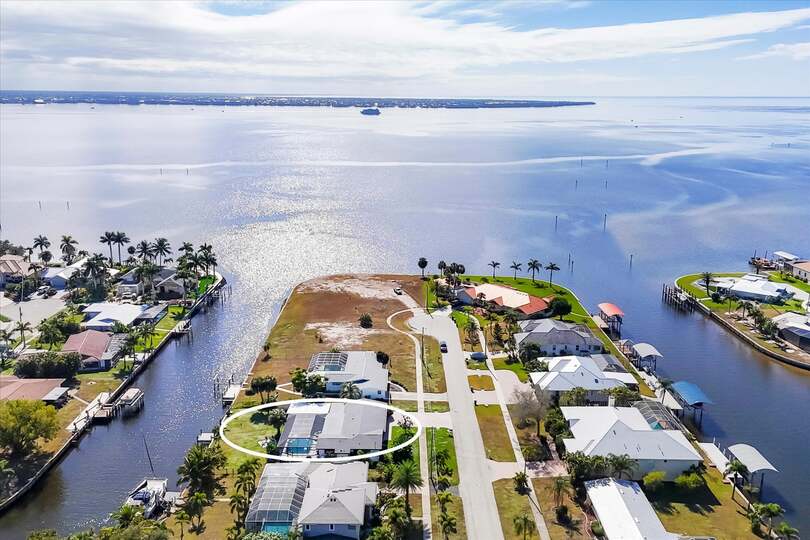 Beautiful 4/3 waterfront home with private pool