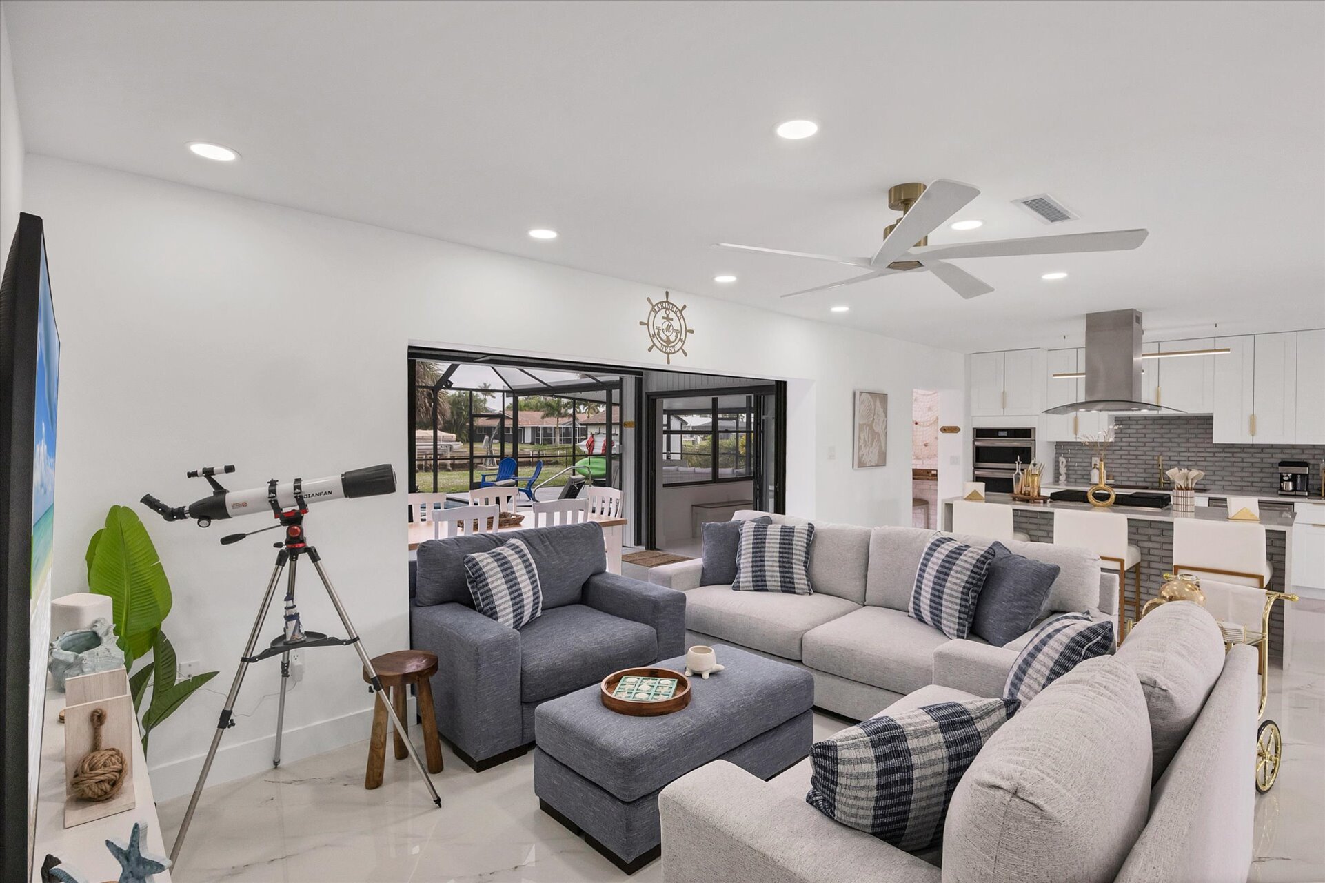 Beautiful 4/3 waterfront home with private pool