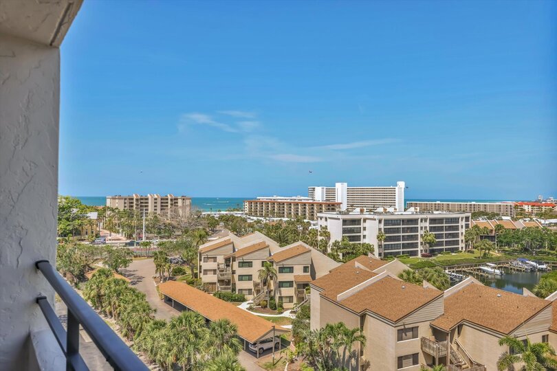 Large Balcony Overlooking North-West Siesta Key, the Intracoastal Waterway, and the Gulf