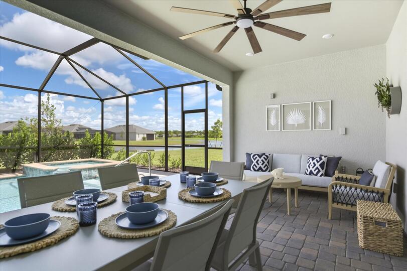 Large lanai overlooking the sparkling pool & spa