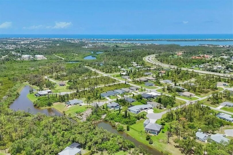 Just minutes to the Gulf coast beaches
