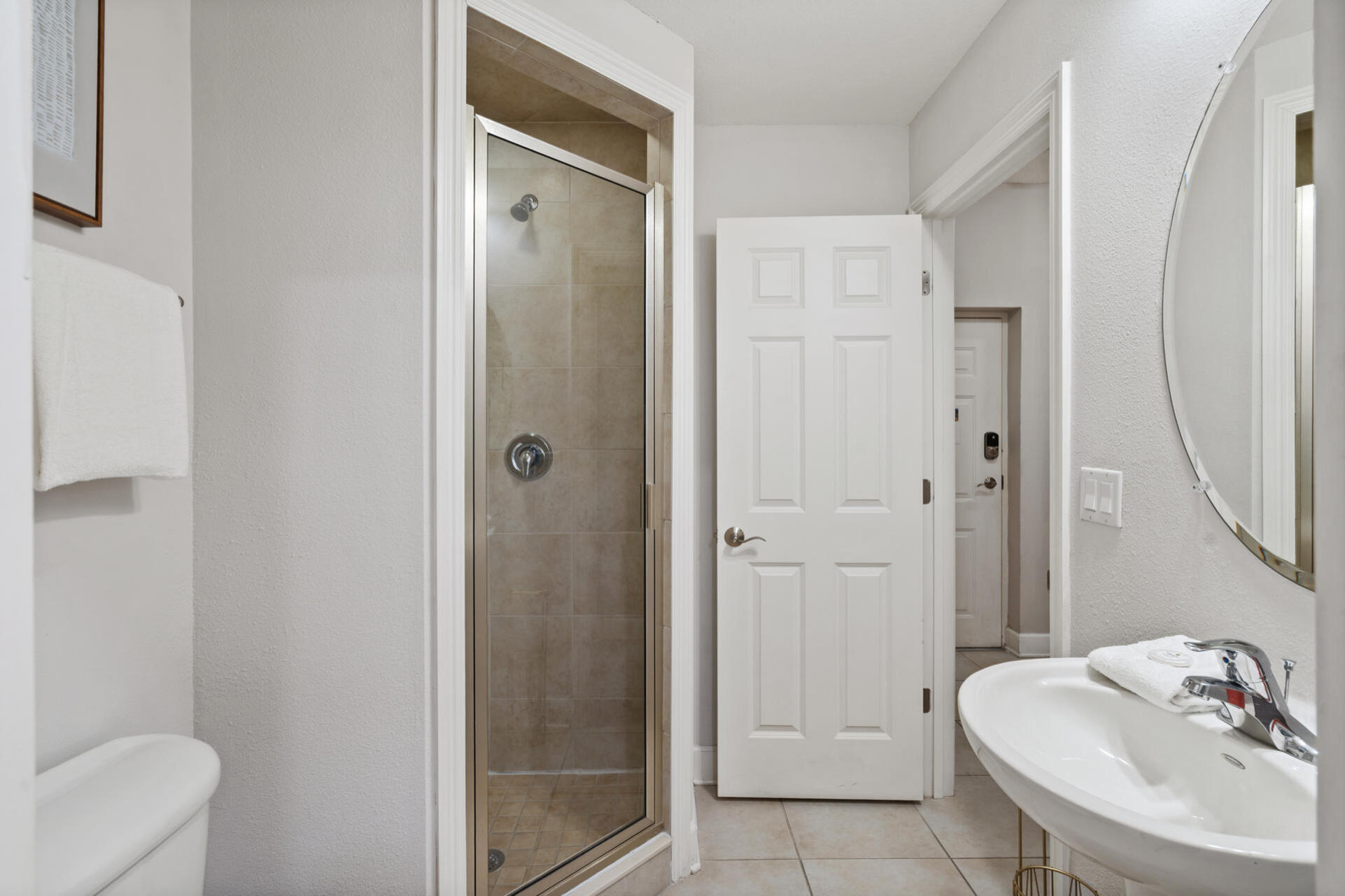 Shared Bathroom 3 1st Floor Shower