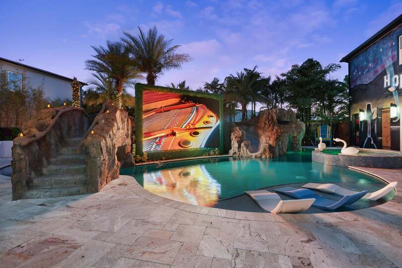 Serene 20 Bedroom Oasis in Davenport City 6690, Davenport, United States