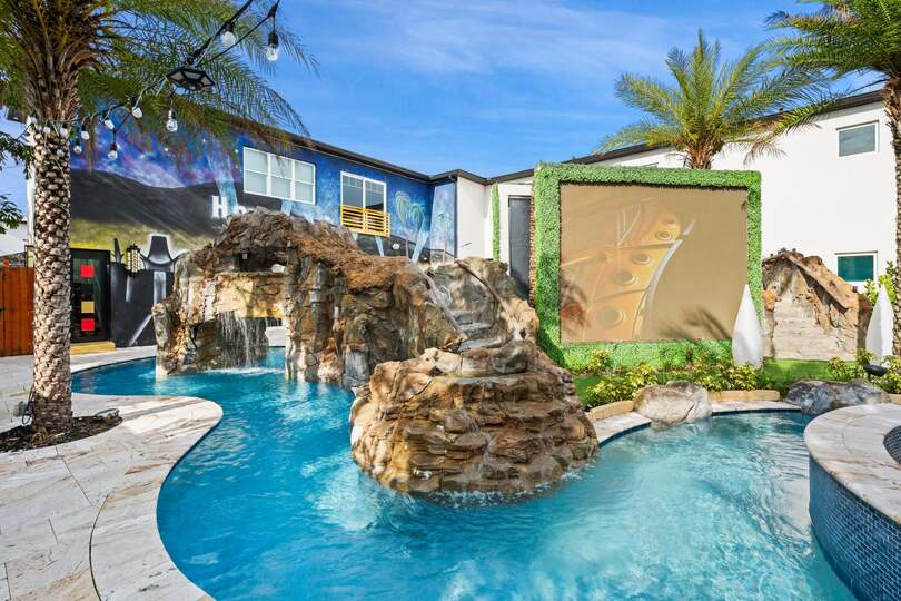 Lazy River/Pool