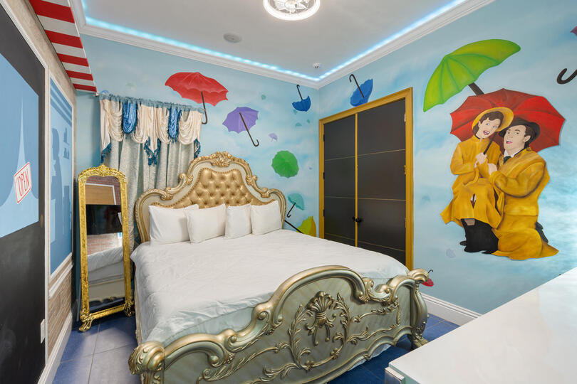 Singing in the Rain King Suite Bedroom 5 Downstairs