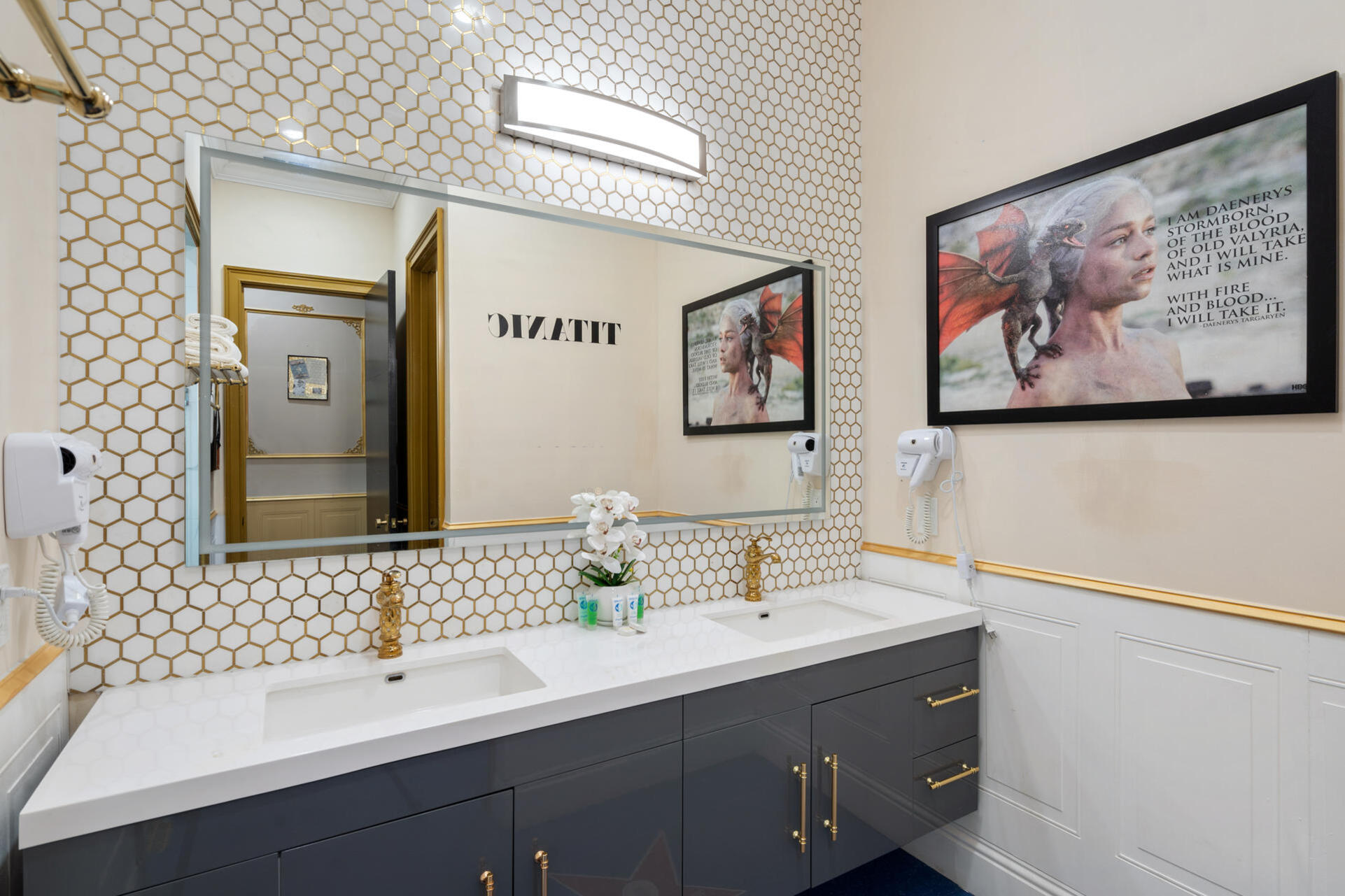 Titanic Bathroom 6 Tub & Rain Shower