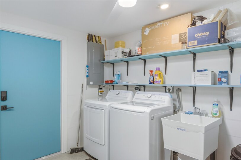 Full-size washer & dryer