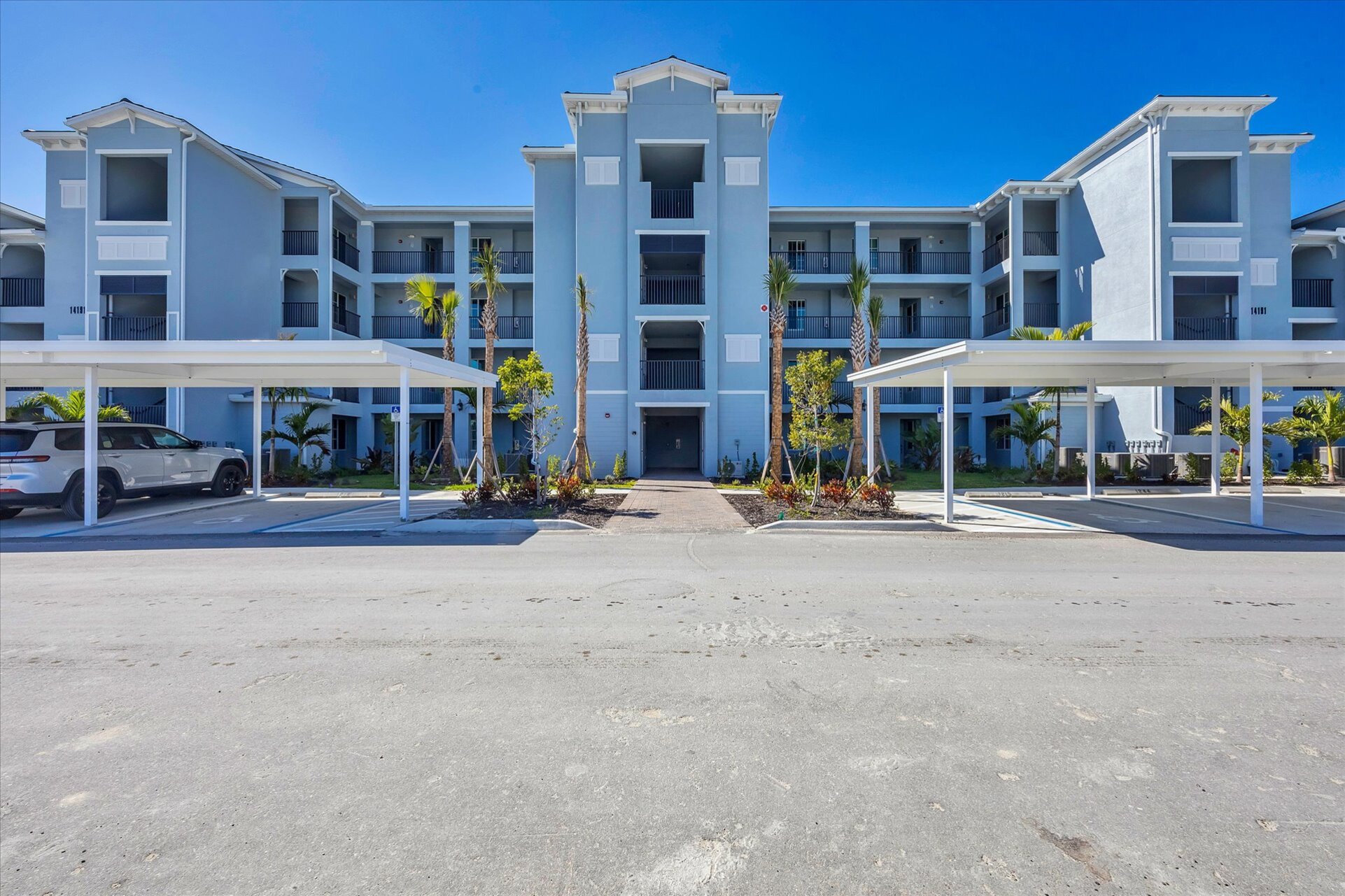 3 bedroom, 2 bathroom, 1st floor condo in the beautiful Heritage Landing Golf Resort & Country Club
