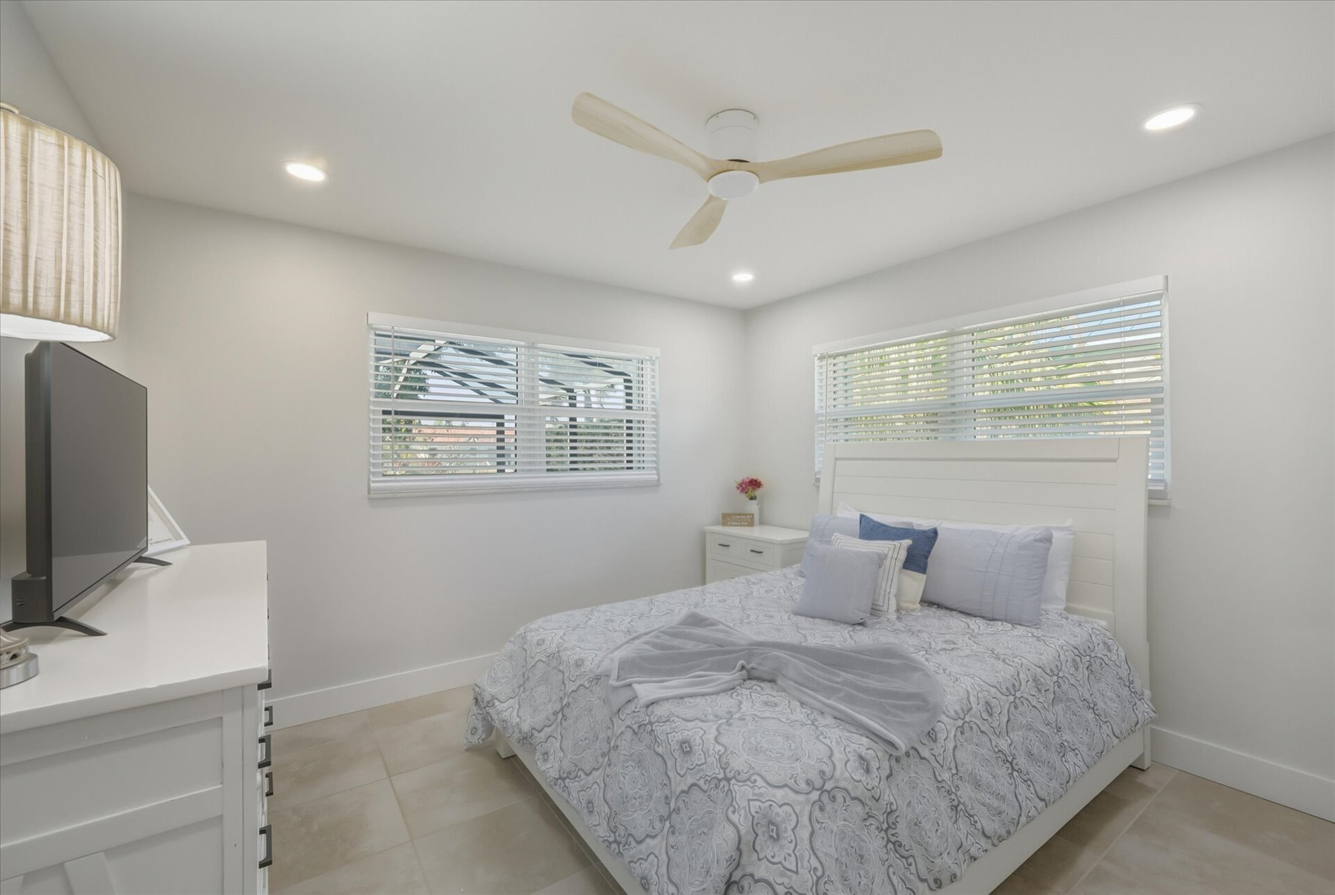 Bedroom 3 - One queen bed and 40-inch Smart TV