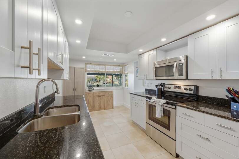Bright, fully-equipped kitchen