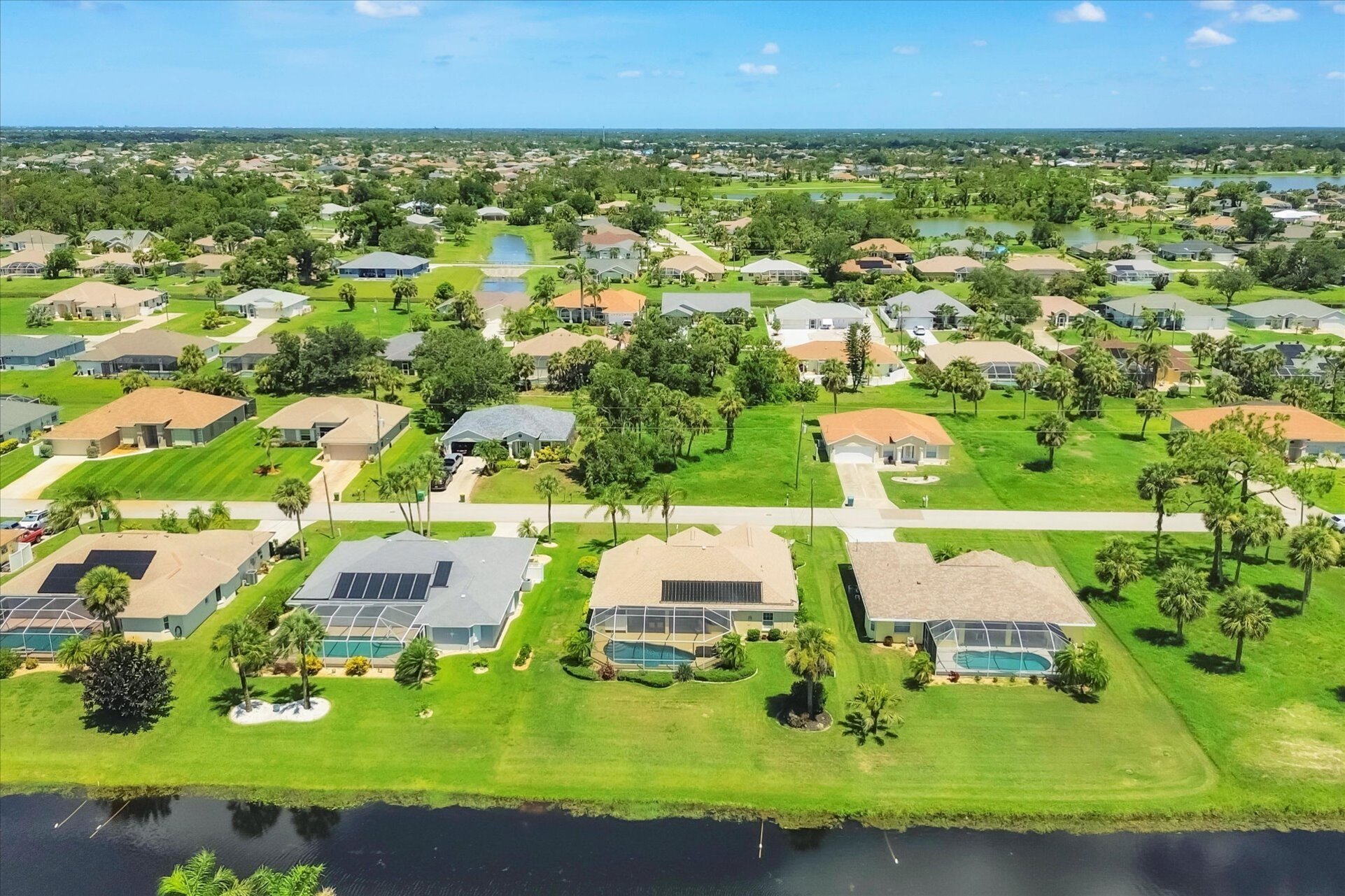 Beautiful 3 bedroom, 2 bathroom waterfront home with private pool in Rotonda West