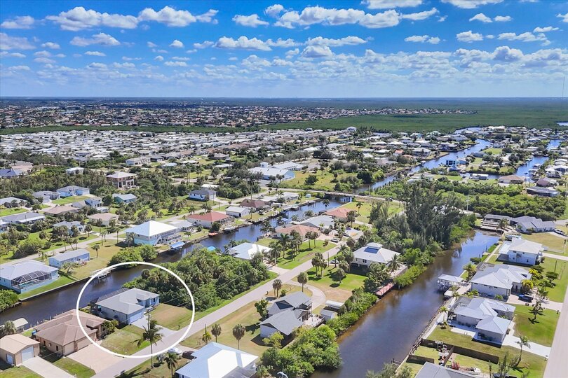 Brand new 4bedroom, 2 bathroom private pool waterfront home in Punta Gorda, FL