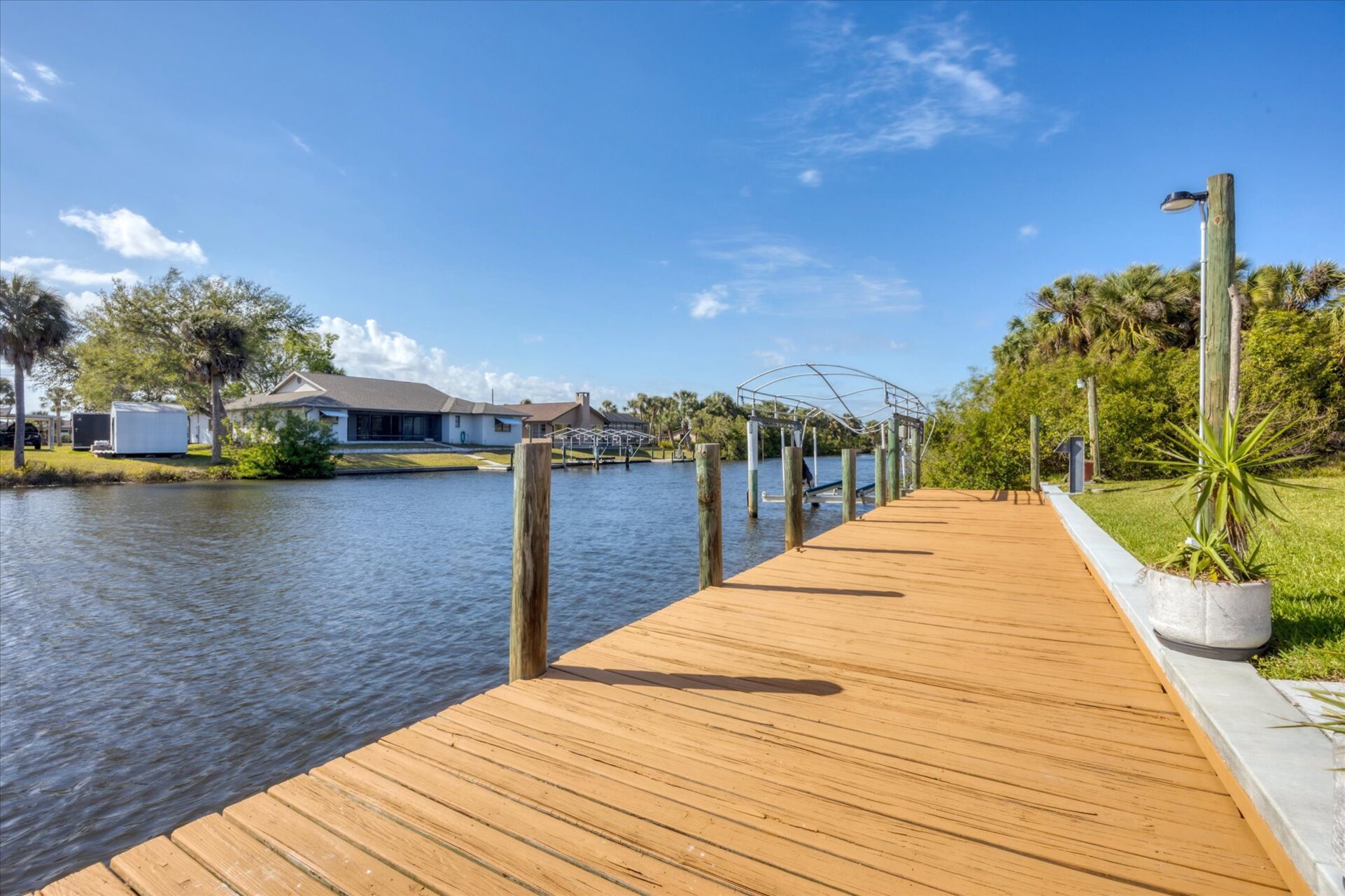 Dock Available 10' x 150' (Boat lift is not for guest use) Two Kayaks are available for Guest use