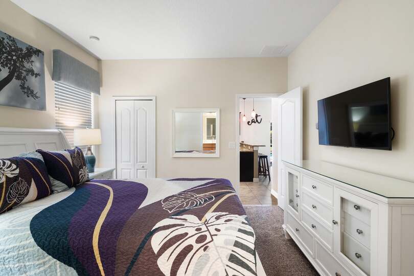Queen Suite Bedroom Downstairs Attached Bathroom 43" Smart TV