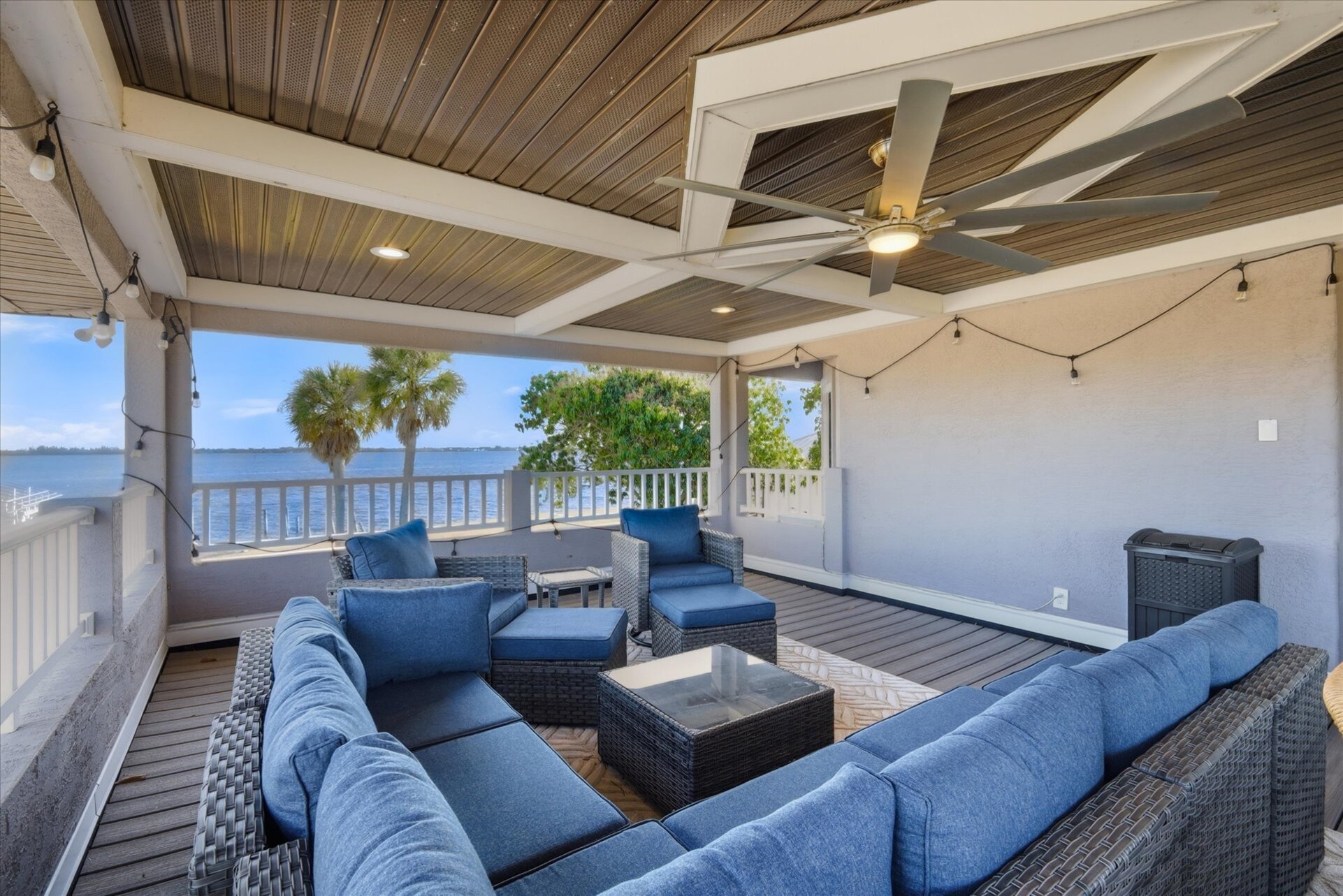 Fantastic balcony area overlooking the Peace River