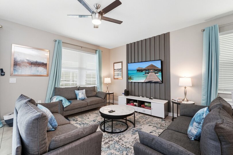 Stunning 10 Bedroom Home in Davenport, 6705