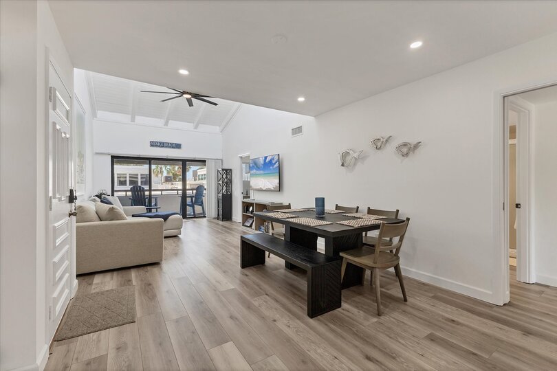 Bright, open living/dining space