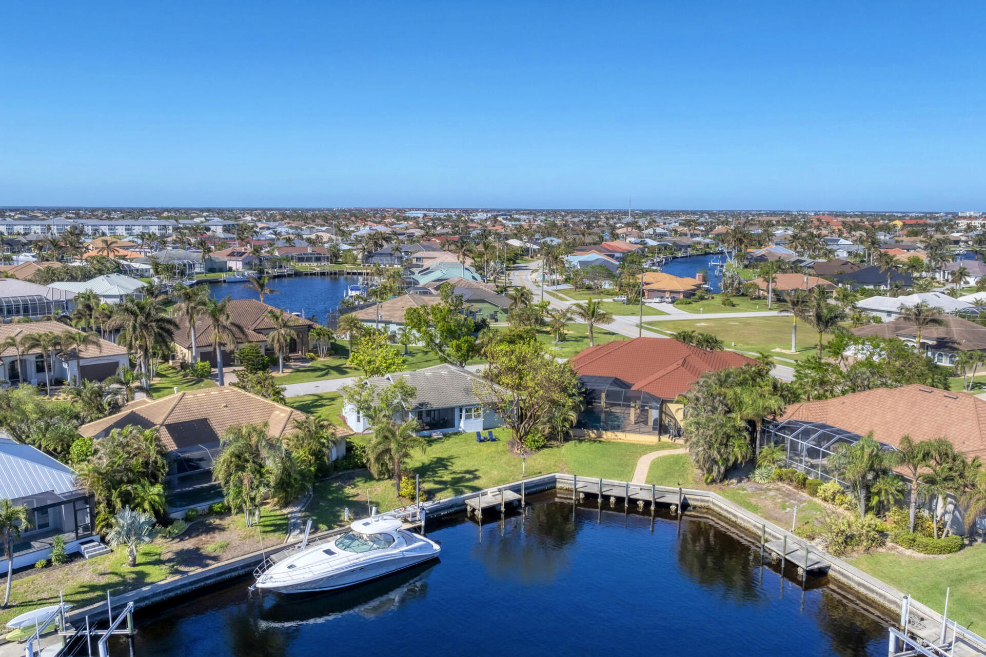 Beautiful 3 bedroom, 2 bathroom waterfront home in Punta Gorda (Boat lift not available)