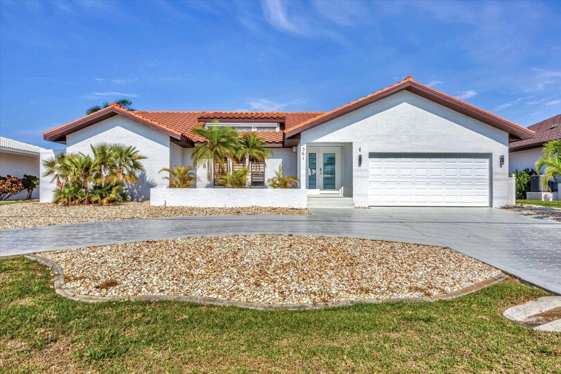 Beautiful 3-Bedroom, 2-Bathroom Canal-front home with Private West facing Pool in Punta Gorda, FL