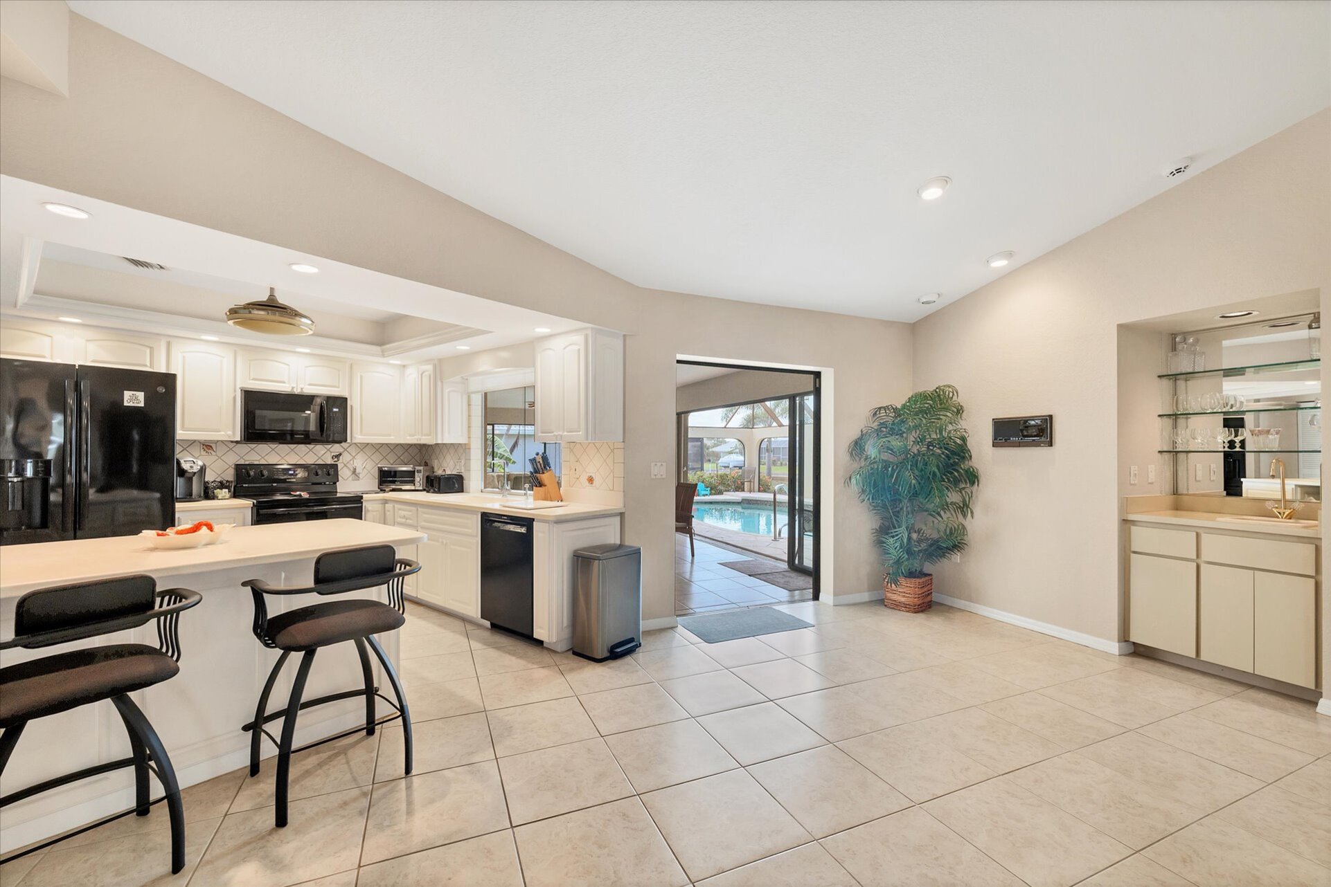 Open, Bright floor plan