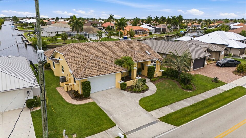 Gorgeous 4 bedroom, 2 bathroom waterfront home with private pool in Punta Gorda, FL