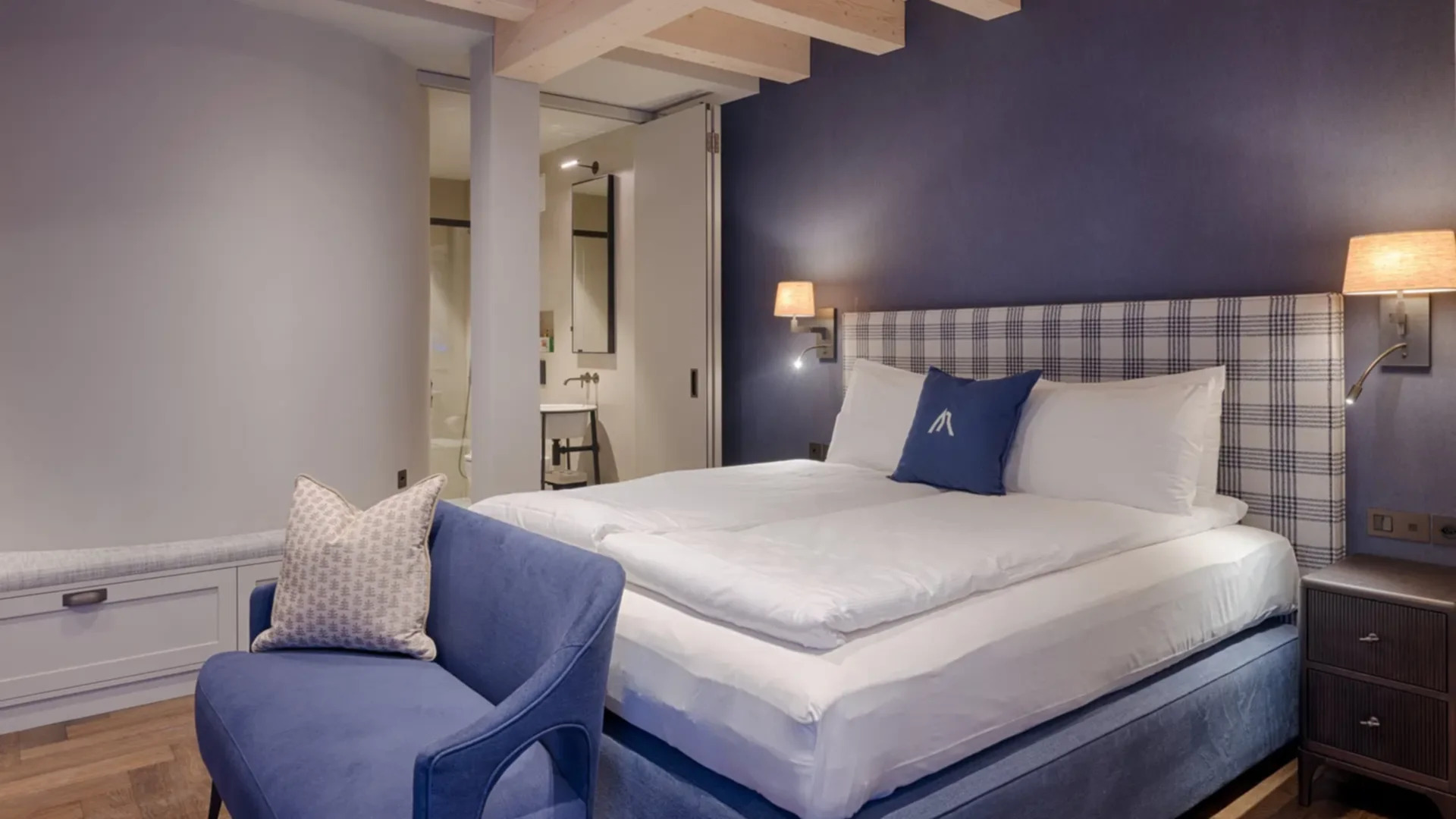 Luxury 1BR Chalet with Stunning Mountain Views